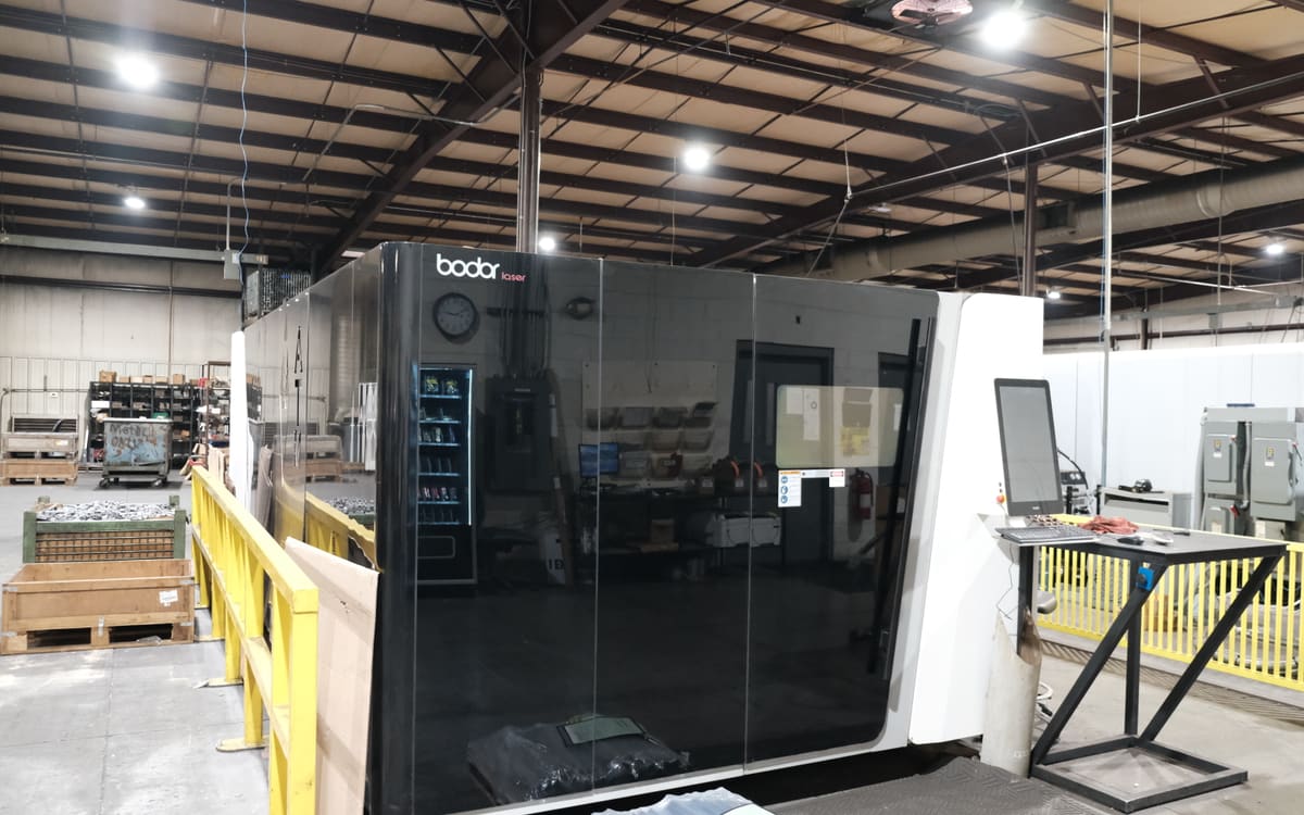Bodor fiber sheet laser cabinet with its sheet table